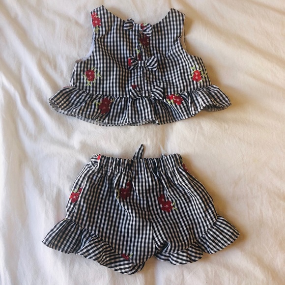 Boutique 2 piece crop & ruffled shorts - 18 month - Picture 2 of 5